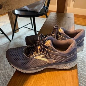 Brooks women’s running shoes size 9